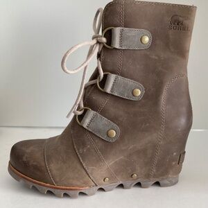 Sorel Women Joan of Arctic Boots Leather Hidden Wedge Lace-Up Round Toe 8 NWOB